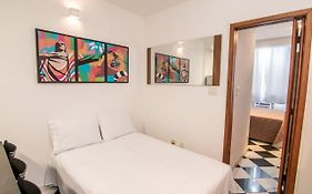 Beach Block+Laundry+2 Bathrooms